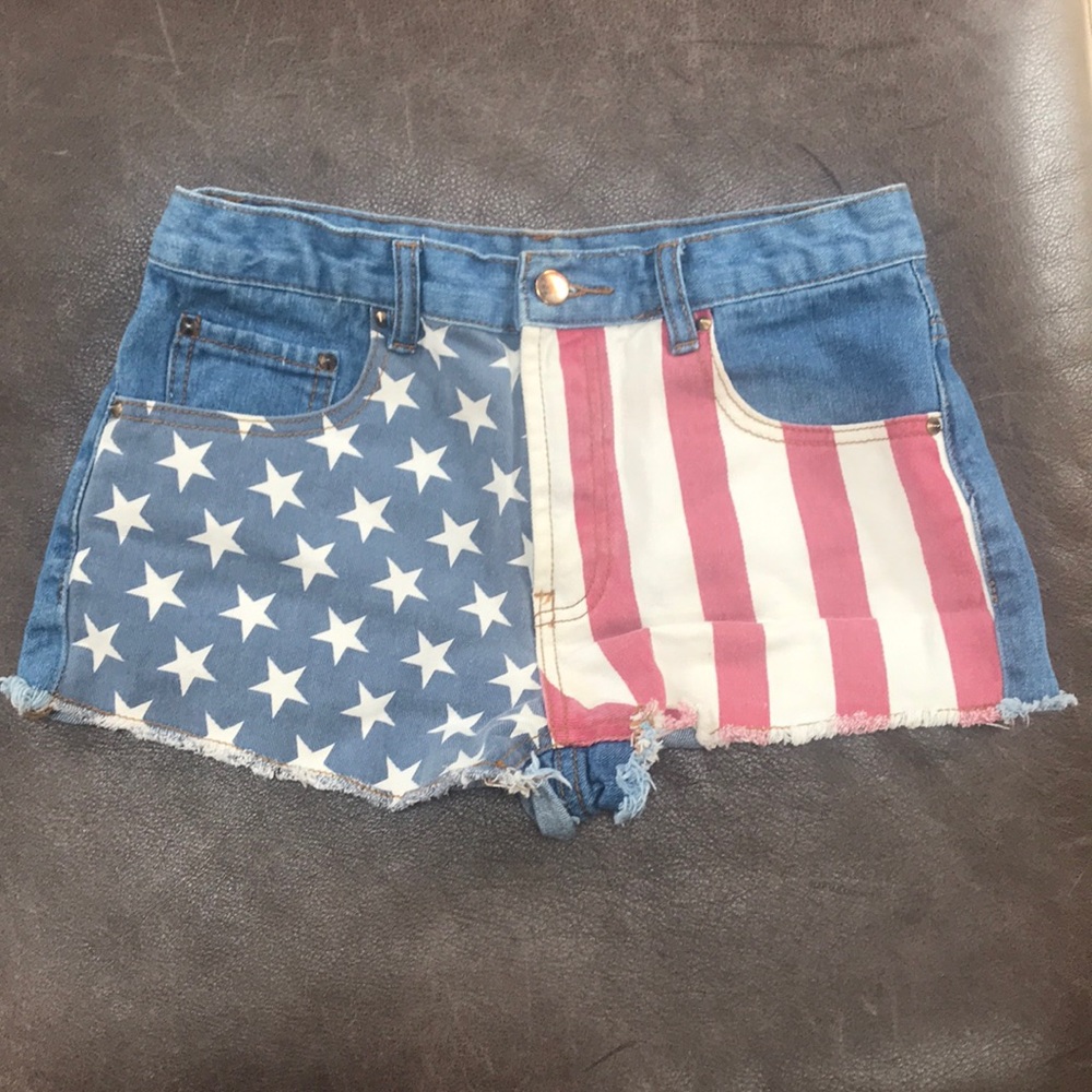 Flag short shorts